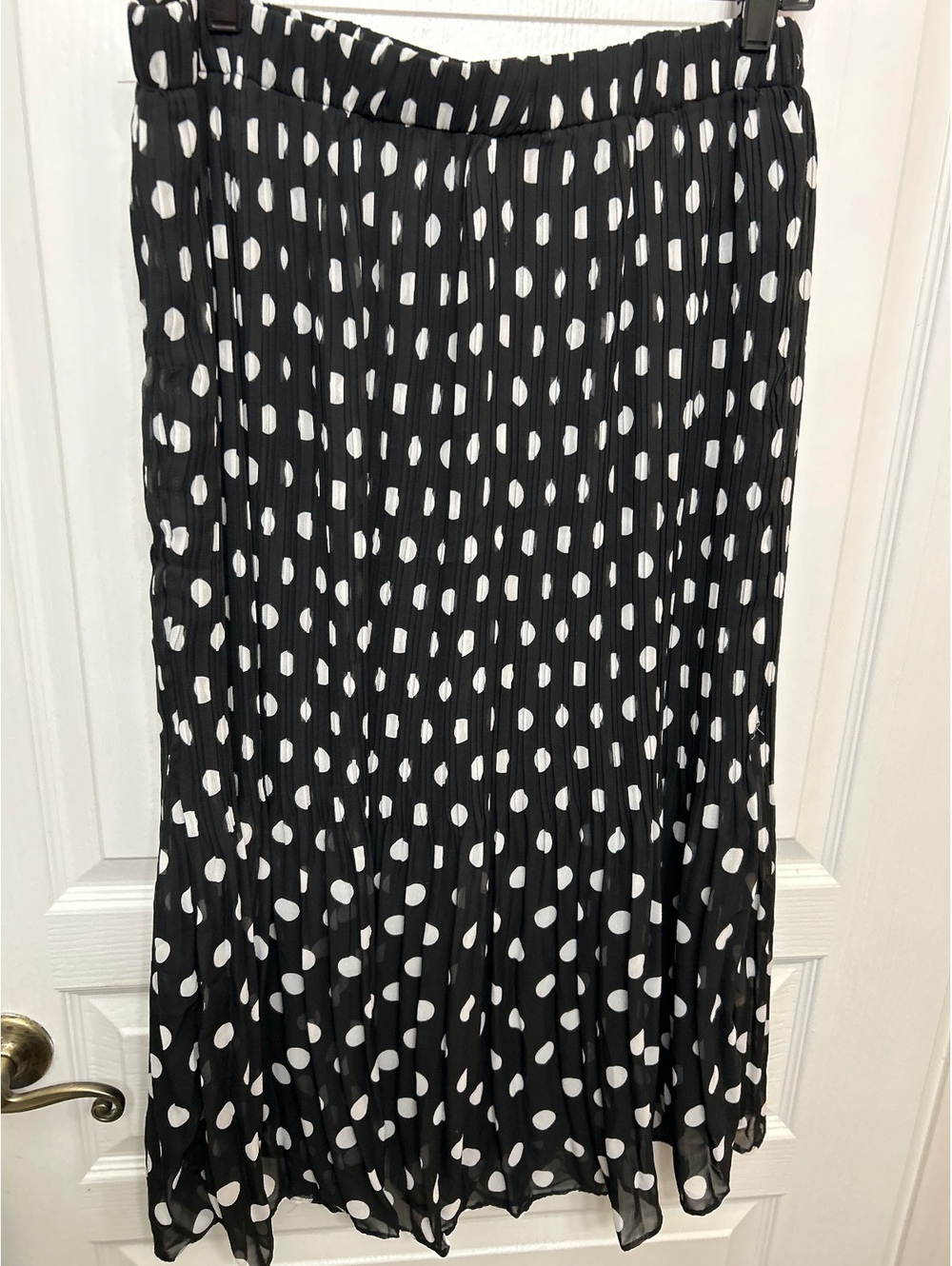 WND.NY Black and White Polka Dot Pleated Skirt, Size L